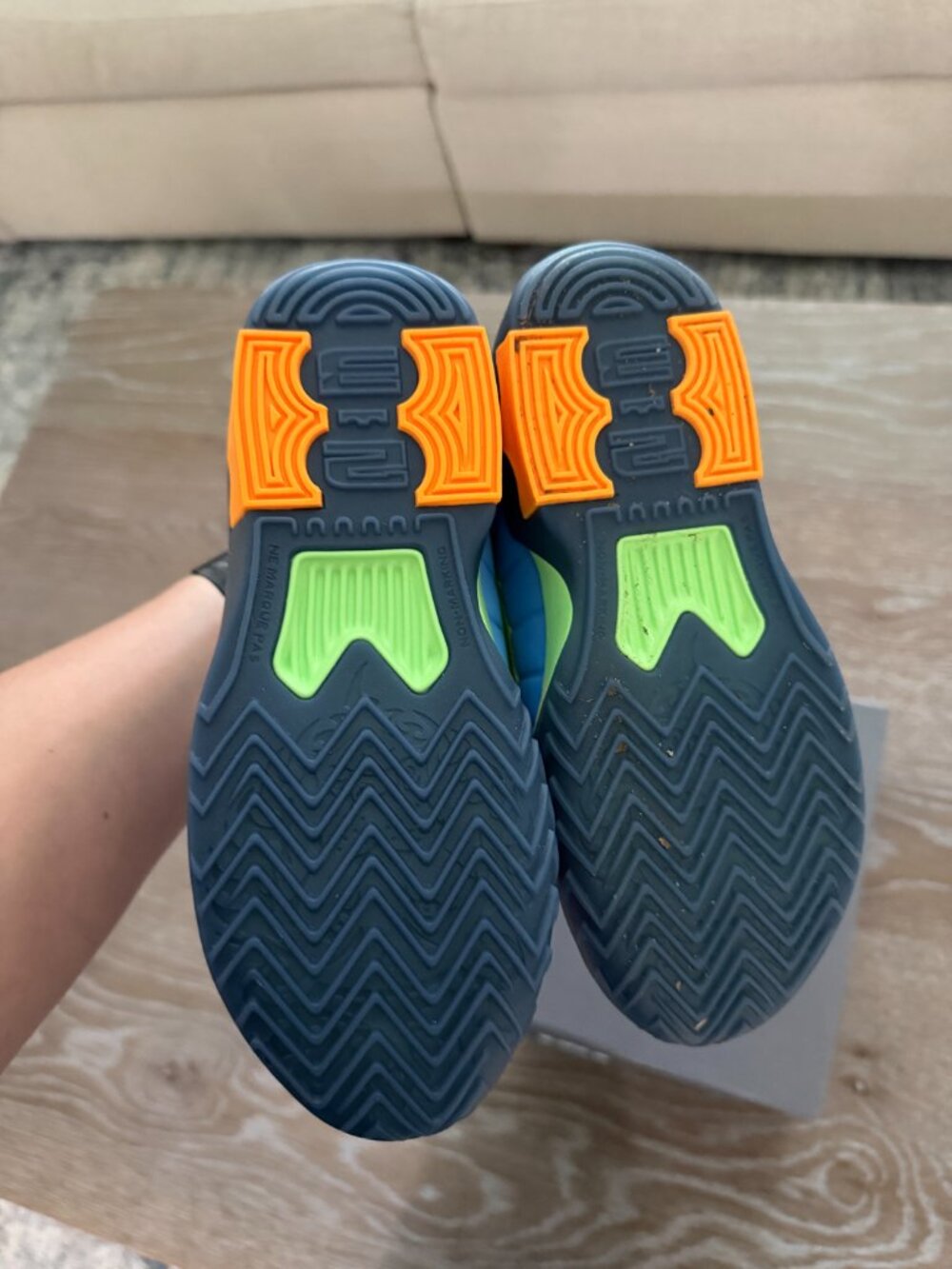 NEW IN BOX Nike Lebron Witness IX SE (PS) university blue/black shoes size 1.5Y - Picture 4 of 5
